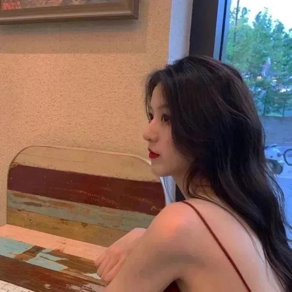 女玩家喜迎春