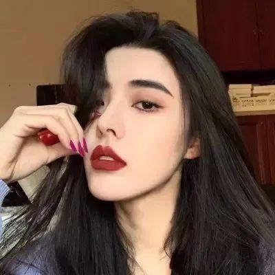 笼中女